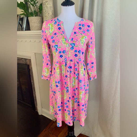 Lilly Pulitzer Dresses & Skirts - Lilly Pulitzer v neck cotton dress woman’s small